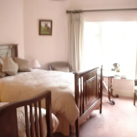 Abbey House 4*